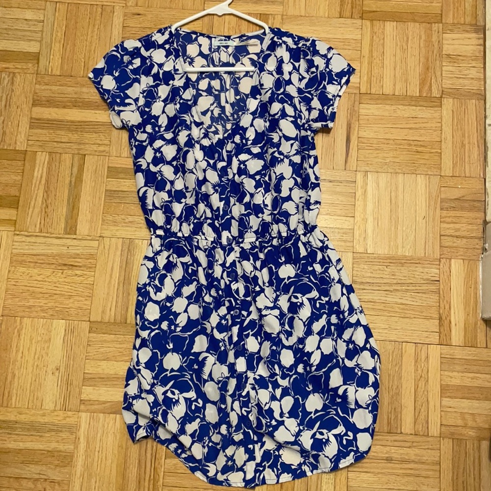 kimchi blue | blue floral t-shirt sleeve dress